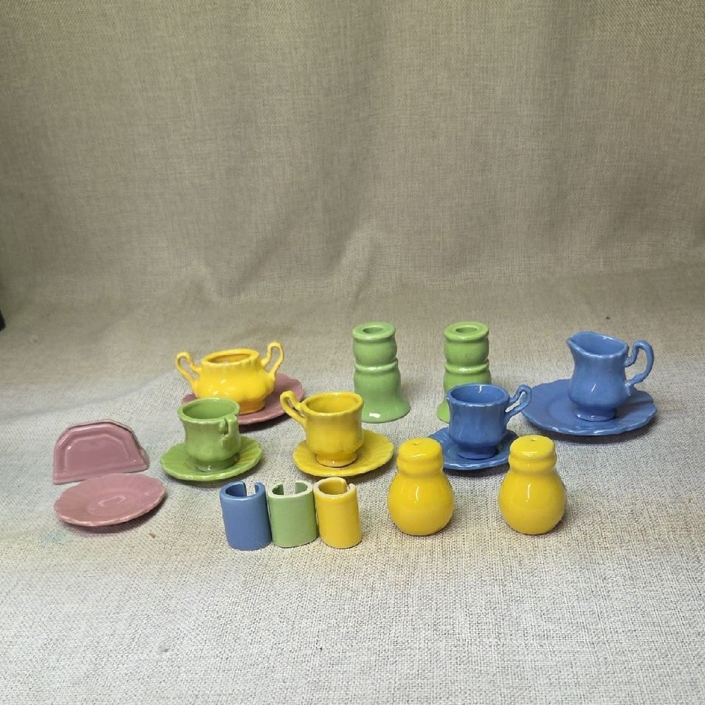 Vintage Frenzy Toys 19 Pc Ceramic Miniature‎ Tea Set - 4 Colors -